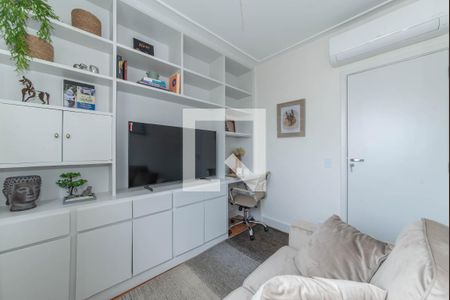 Sala de TV - Quarto 1 de apartamento para alugar com 3 quartos, 84m² em Itaim Bibi, São Paulo