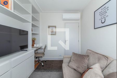 Sala de TV - Quarto 1 de apartamento para alugar com 3 quartos, 84m² em Itaim Bibi, São Paulo