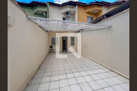 Casa à venda com 75m², 2 quartos e 1 vagaGaragem