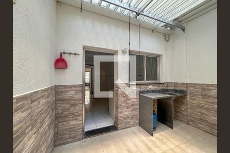 Casa à venda com 75m², 2 quartos e 1 vagaÁrea de Serviço e Área Gourmet
