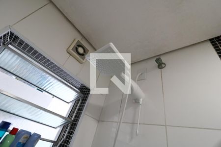 Casa à venda com 78m², 2 quartos e 1 vagaBanheiro - Chuveiro