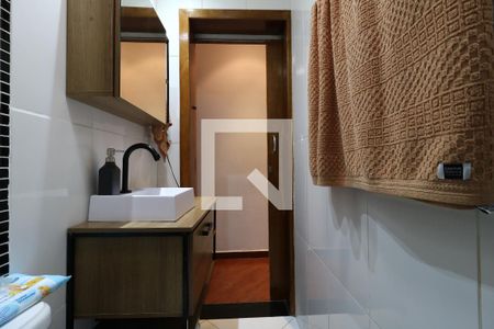 Casa à venda com 78m², 2 quartos e 1 vagaBanheiro