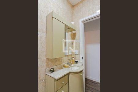 Casa à venda com 140m², 3 quartos e 2 vagasBanheiro