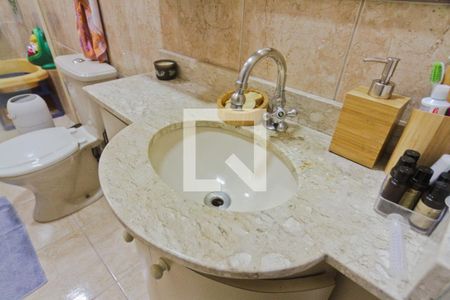 Casa à venda com 140m², 3 quartos e 2 vagasBanheiro