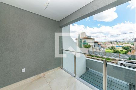 Casa à venda com 170m², 3 quartos e 4 vagas Casa à venda com 170m², 3 quartos e 4 vagasVaranda da Sala
