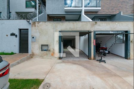 Casa à venda com 170m², 3 quartos e 4 vagas Casa à venda com 170m², 3 quartos e 4 vagasFachada