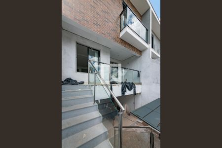 Casa à venda com 170m², 3 quartos e 1 vagaVaranda - entrada