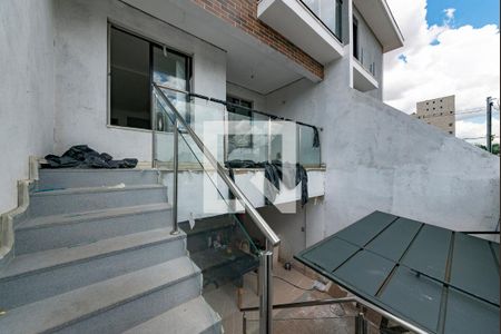 Casa à venda com 170m², 3 quartos e 1 vagaVaranda - entrada