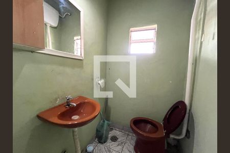 Casa à venda com 309m², 4 quartos e 2 vagasBanheiro de serviço