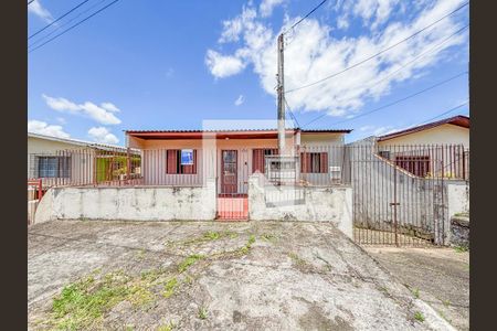 Casa à venda com 236m², 4 quartos e 2 vagasFachada