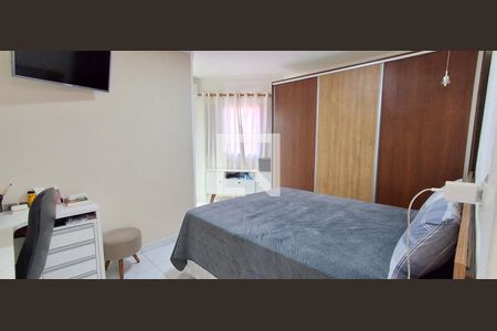 Casa à venda com 180m², 3 quartos e 2 vagas Casa à venda com 180m², 3 quartos e 2 vagasSuíte