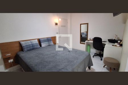 Casa à venda com 180m², 3 quartos e 2 vagas Casa à venda com 180m², 3 quartos e 2 vagasSuíte