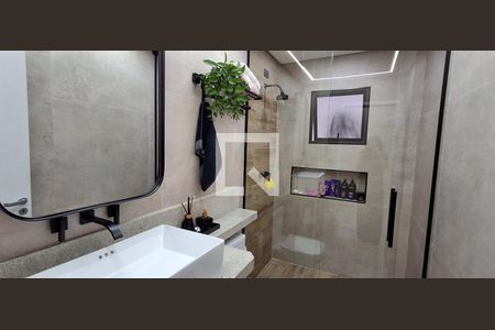 Casa à venda com 180m², 3 quartos e 2 vagas Casa à venda com 180m², 3 quartos e 2 vagasBanheiro Social