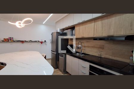 Casa à venda com 180m², 3 quartos e 2 vagas Casa à venda com 180m², 3 quartos e 2 vagasCozinha