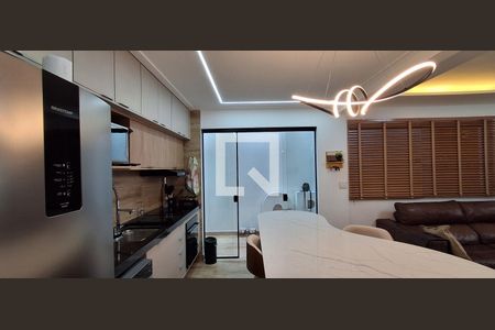 Casa à venda com 180m², 3 quartos e 2 vagas Casa à venda com 180m², 3 quartos e 2 vagasCozinha