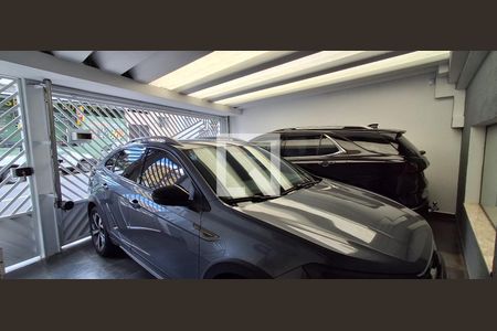 Casa à venda com 180m², 3 quartos e 2 vagas Casa à venda com 180m², 3 quartos e 2 vagasGaragem