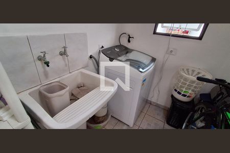 Casa à venda com 180m², 3 quartos e 2 vagas Casa à venda com 180m², 3 quartos e 2 vagasÁrea de Serviço