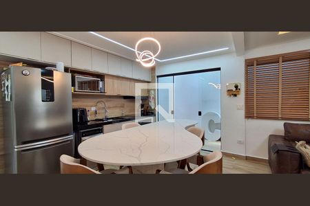 Casa à venda com 180m², 3 quartos e 2 vagas Casa à venda com 180m², 3 quartos e 2 vagasCozinha