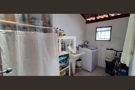 Casa à venda com 180m², 3 quartos e 2 vagas Casa à venda com 180m², 3 quartos e 2 vagasÁrea de Serviço