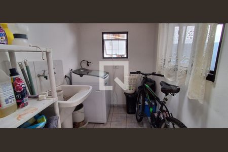 Casa à venda com 180m², 3 quartos e 2 vagas Casa à venda com 180m², 3 quartos e 2 vagasÁrea de Serviço