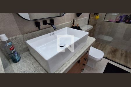 Casa à venda com 180m², 3 quartos e 2 vagas Casa à venda com 180m², 3 quartos e 2 vagasBanheiro Social