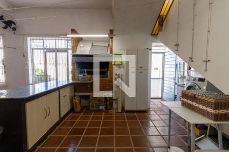 Casa à venda com 243m², 3 quartos e 1 vagaÁrea de Serviço