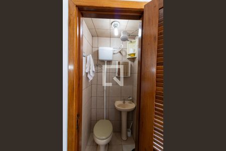 Casa à venda com 243m², 3 quartos e 1 vagaBanheiro de Serviço