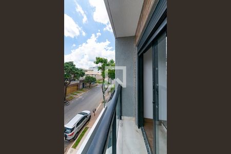 Casa à venda com 170m², 3 quartos e 2 vagas Casa à venda com 170m², 3 quartos e 2 vagasSuíte