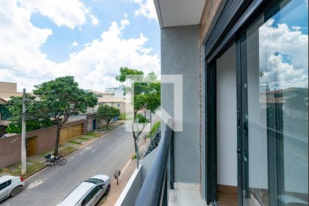 Casa à venda com 170m², 3 quartos e 2 vagas Casa à venda com 170m², 3 quartos e 2 vagasSuíte