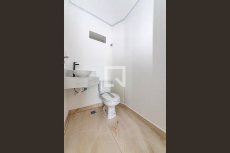Casa à venda com 170m², 3 quartos e 2 vagas Casa à venda com 170m², 3 quartos e 2 vagasLavabo