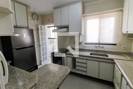 Apartamento para alugar com 117m², 3 quartos e 3 vagas Apartamento para alugar com 117m², 3 quartos e 3 vagasCozinha - Armários