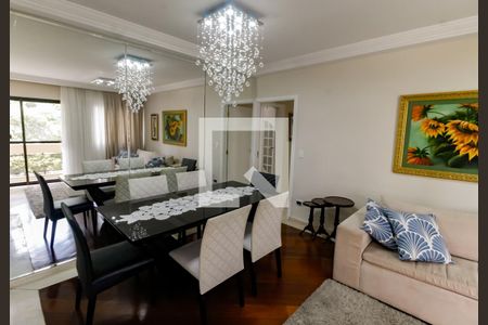 Apartamento para alugar com 117m², 3 quartos e 3 vagas Apartamento para alugar com 117m², 3 quartos e 3 vagasDetalhe Sala