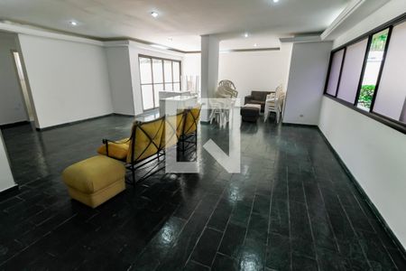 Apartamento para alugar com 117m², 3 quartos e 3 vagas Apartamento para alugar com 117m², 3 quartos e 3 vagasÁrea comum - Salão de festas
