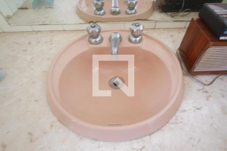 Casa à venda com 102m², 3 quartos e 1 vagaBanheiro Suíte