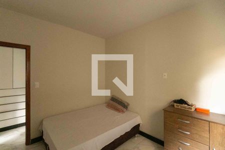 Casa à venda com 350m², 5 quartos e 3 vagas Casa à venda com 350m², 5 quartos e 3 vagasQuarto 5