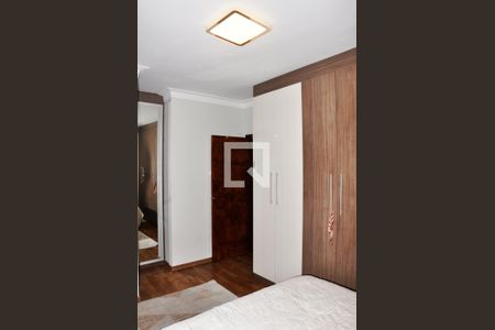 Casa de condomínio à venda com 147m², 3 quartos e 2 vagasDetalhe - Quarto 01 com Suíte