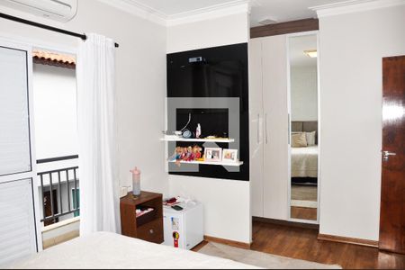 Casa de condomínio à venda com 147m², 3 quartos e 2 vagasDetalhe - Quarto 01 com Suíte