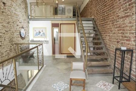 Casa à venda com 297m², 2 quartos e sem vaga