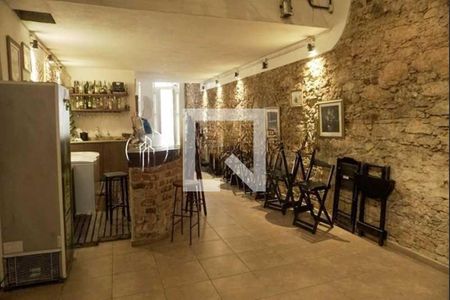 Casa à venda com 297m², 2 quartos e sem vaga