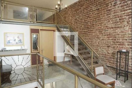 Casa à venda com 297m², 2 quartos e sem vaga