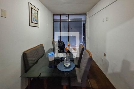 Sala de casa à venda com 4 quartos, 400m² em Piratininga, Niterói