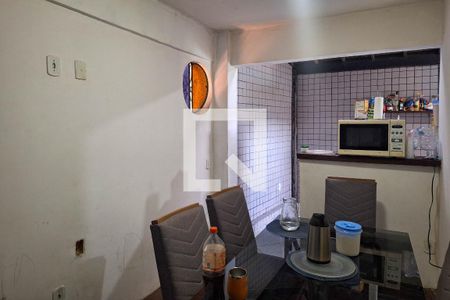 Sala de casa à venda com 4 quartos, 400m² em Piratininga, Niterói