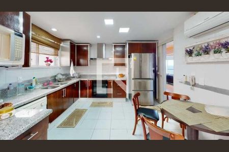 Apartamento à venda com 165m², 3 quartos e sem vaga