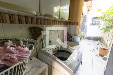 Casa à venda com 150m², 3 quartos e 3 vagas Casa à venda com 150m², 3 quartos e 3 vagasÁrea de Serviço