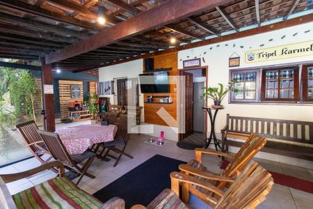 Casa à venda com 150m², 3 quartos e 3 vagas Casa à venda com 150m², 3 quartos e 3 vagasÁrea Externa