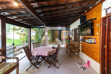 Casa à venda com 150m², 3 quartos e 3 vagas Casa à venda com 150m², 3 quartos e 3 vagasÁrea Externa