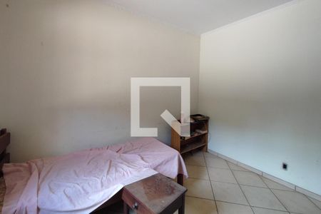 Casa à venda com 320m², 4 quartos e 4 vagas Casa à venda com 320m², 4 quartos e 4 vagasQuarto 2