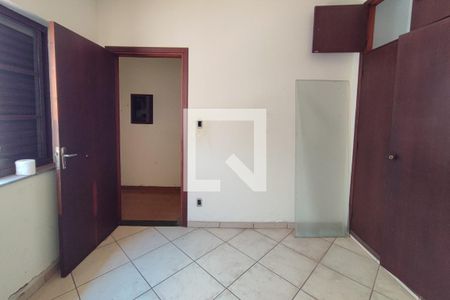 Casa à venda com 320m², 4 quartos e 4 vagas Casa à venda com 320m², 4 quartos e 4 vagasQuarto 3
