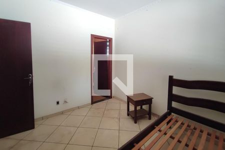 Casa à venda com 320m², 4 quartos e 4 vagas Casa à venda com 320m², 4 quartos e 4 vagasQuarto Suíte