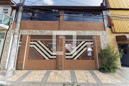 Casa para alugar com 180m², 2 quartos e 3 vagas Casa para alugar com 180m², 2 quartos e 3 vagasFachada e Placa